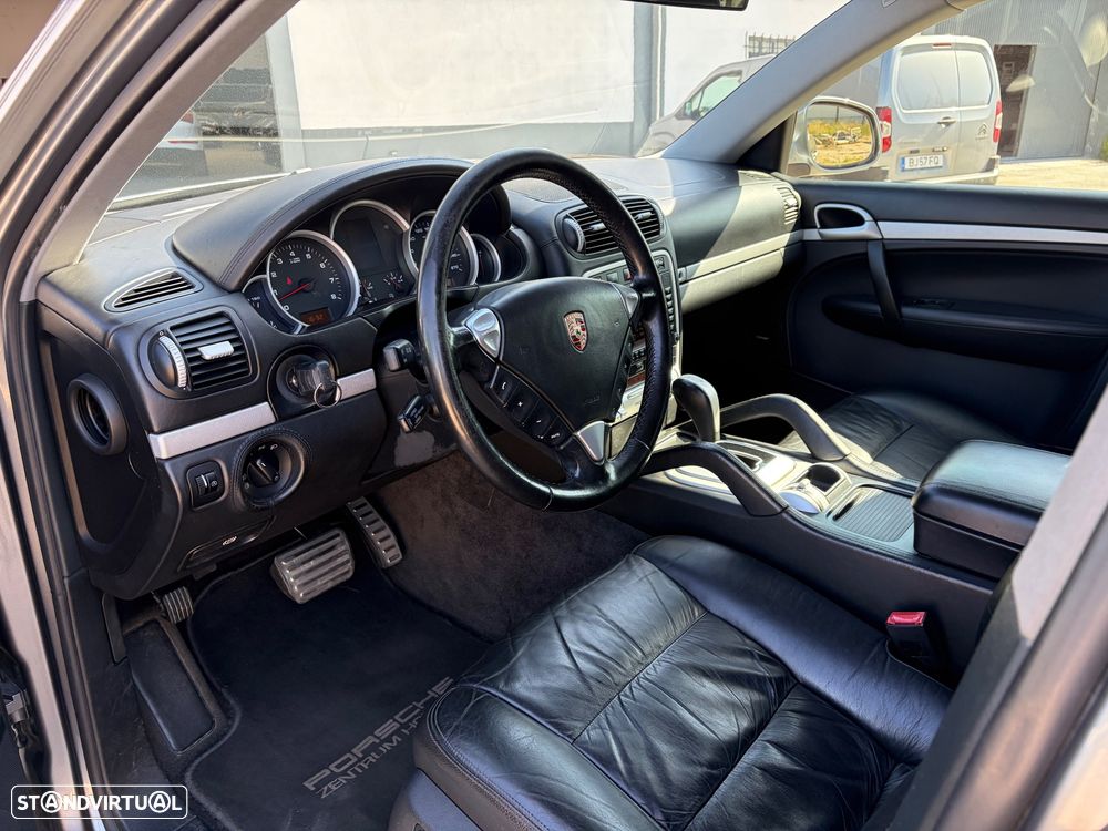 Porsche Cayenne S Tiptronic - 10