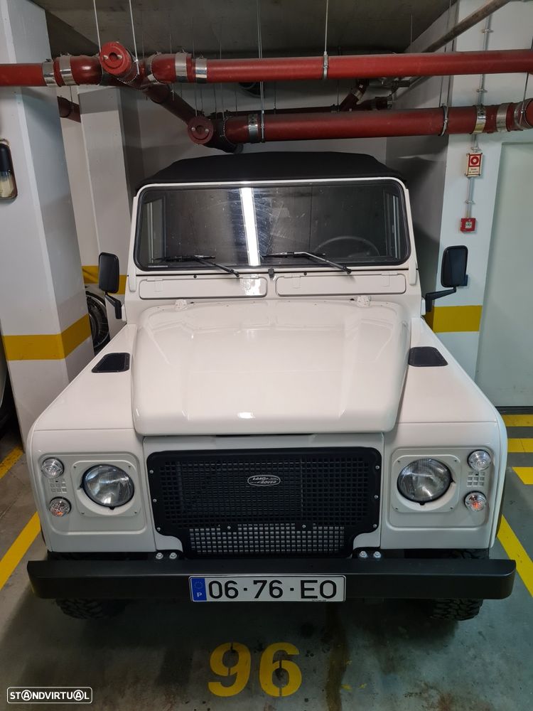 Land Rover Defender - 12