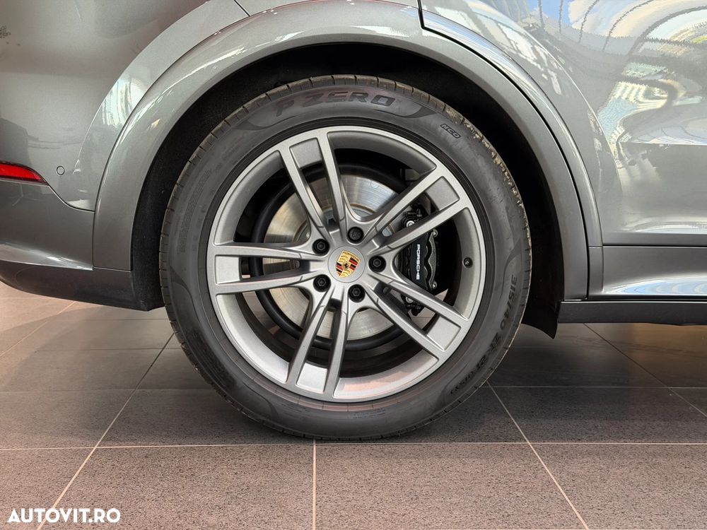Porsche Cayenne - 21