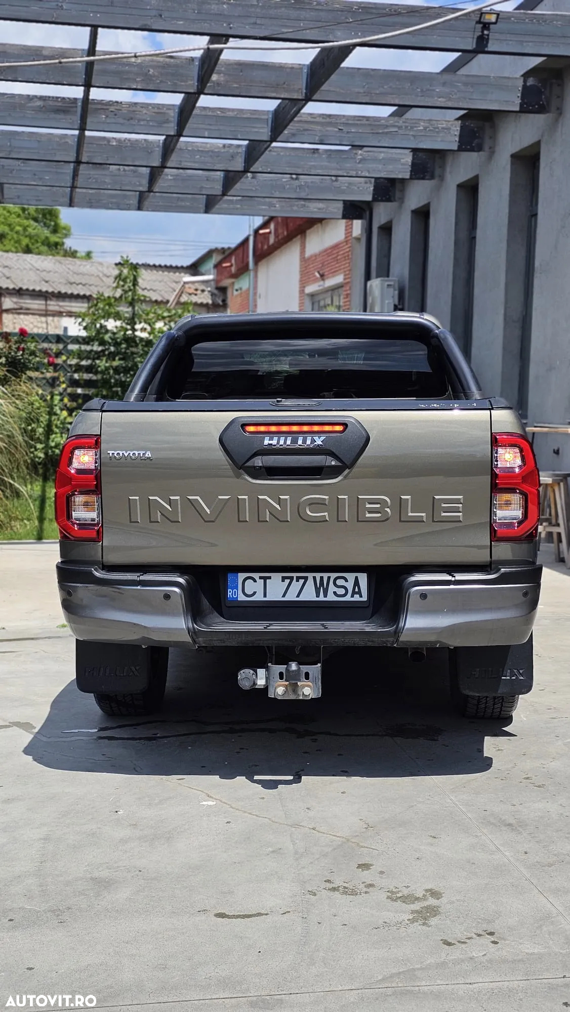 Toyota Hilux 2.8D 204CP 4x4 Double Cab AT Invincible Color Edition - 17