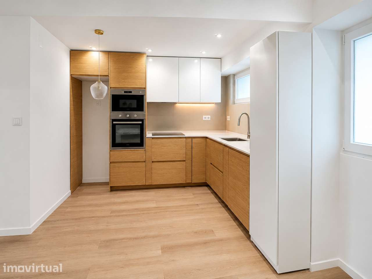 APARTAMENTO T3 TOTALMENTE REMODELADO EM MARVILA (junto à RTP e ISEL) - View 2