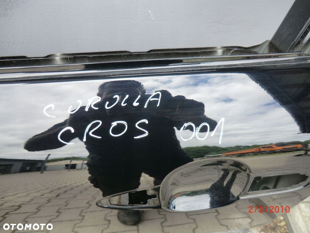 TOYOTA COROLLA CROS DRZWI LEWE PRZEDNIE - 4