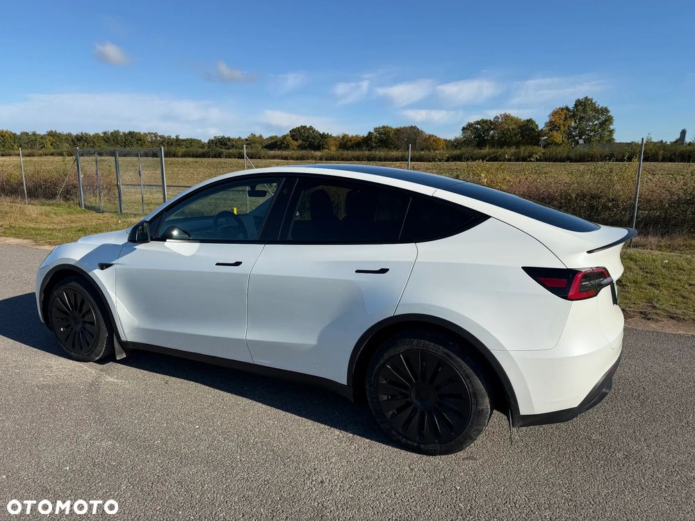 Tesla Model Y 2023 photo 3