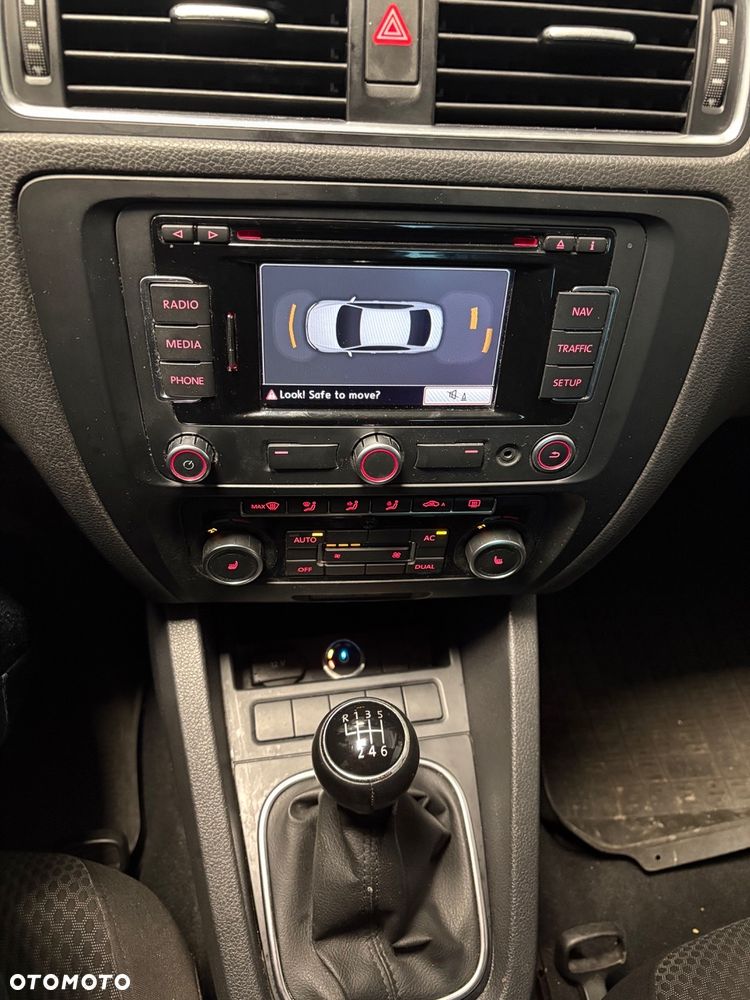 Volkswagen Jetta 1.4 TSI Comfortline - 35