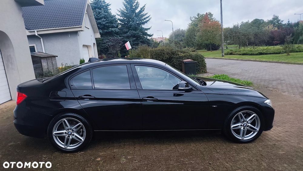 BMW Seria 3 328i Sport-Aut Sport Line - 35