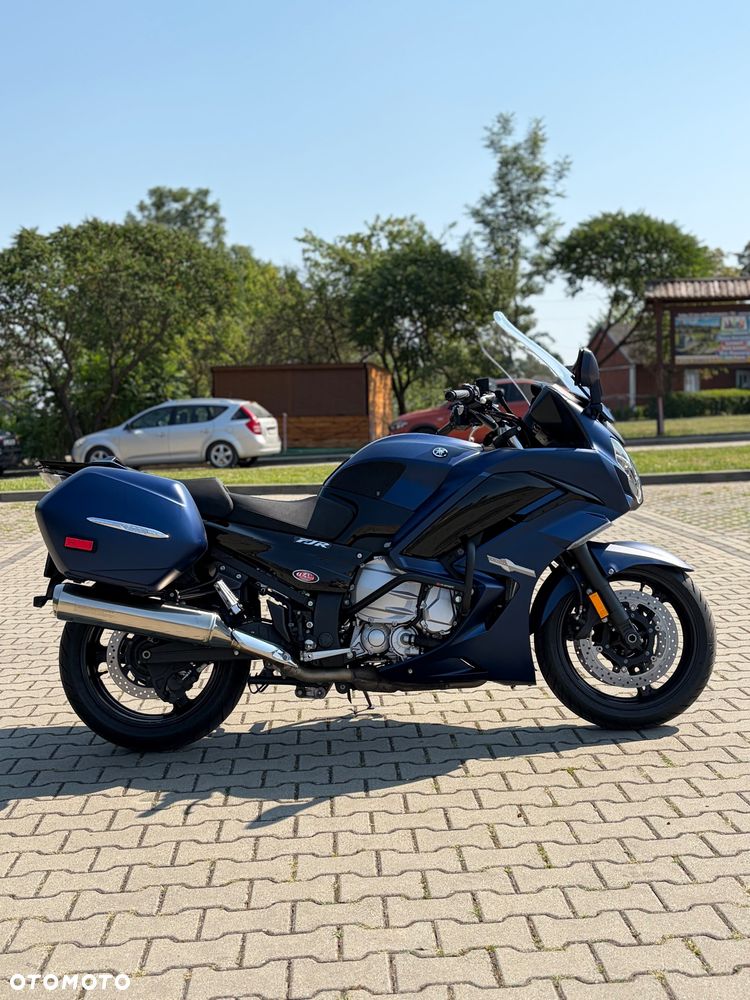 Yamaha FJR - 6