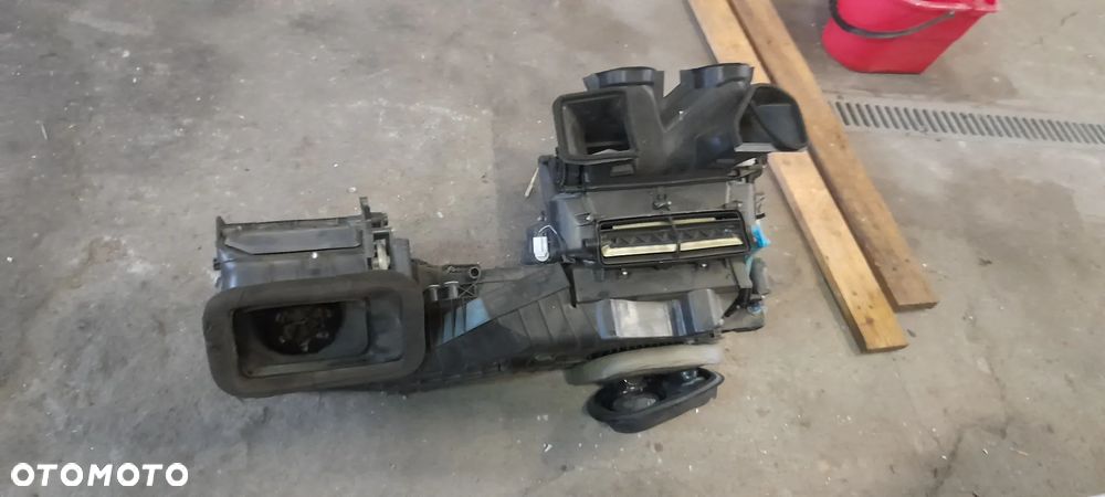 AUDI A3 8P NAGRZEWNICA OBUDOWA 8P1820003J - 2