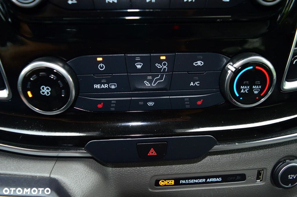 Ford Tourneo Custom 320 L1H1 VA Autm Titanium X - 30