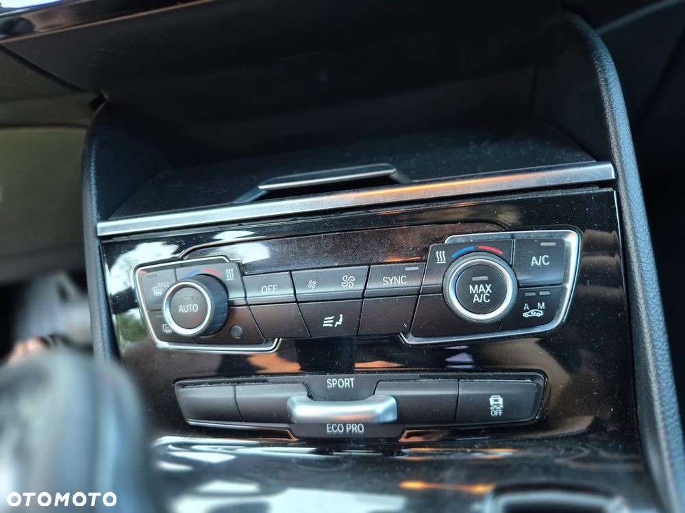 BMW Seria 2 216d Sport Line - 31