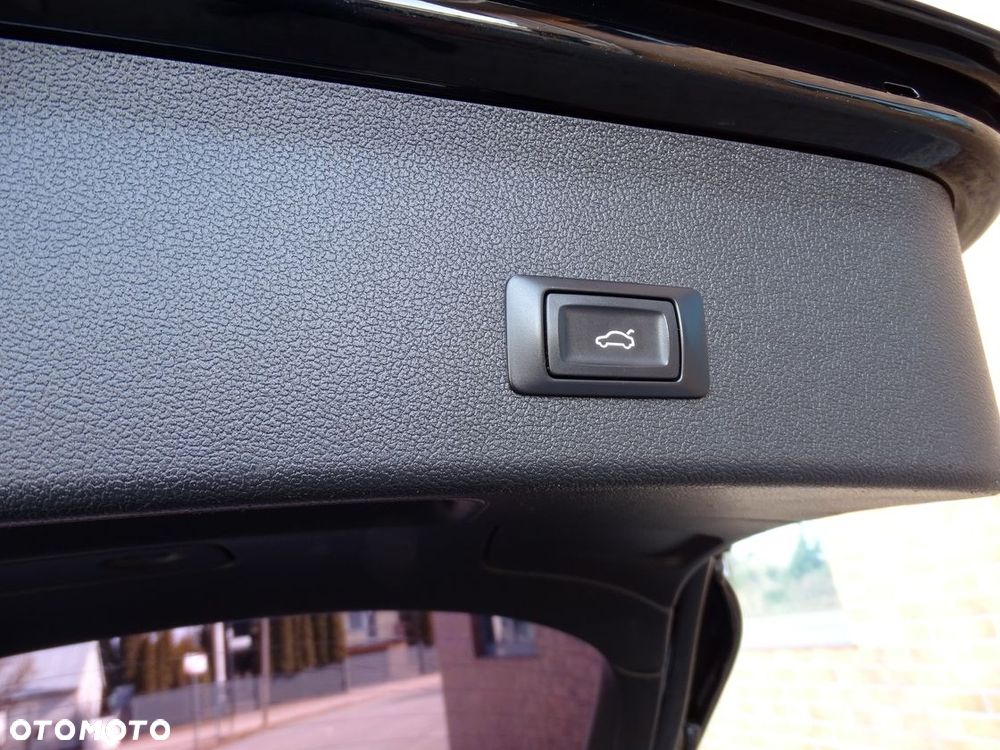 Audi A4 Avant 2.0 TDI S tronic quattro - 35