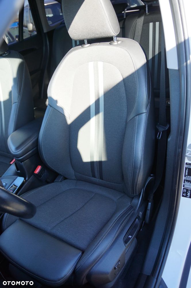 BMW X1 xDrive20d Sport Line - 27