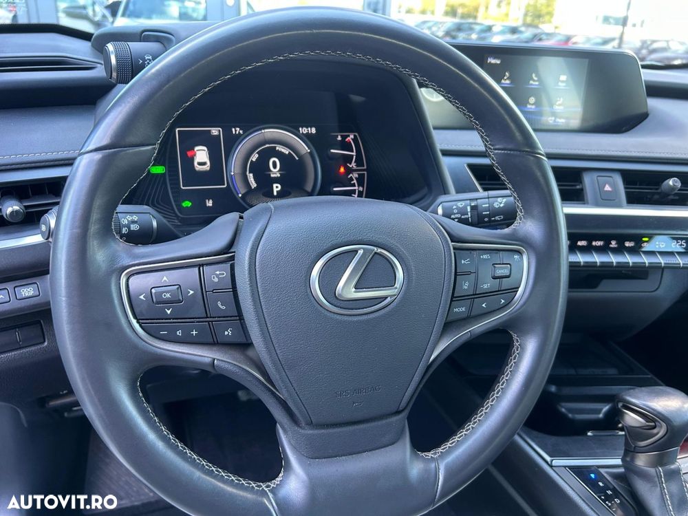 Lexus UX 250h 2.0L HEV 20H- (178 HP) 4X4 CVT Executive - 17