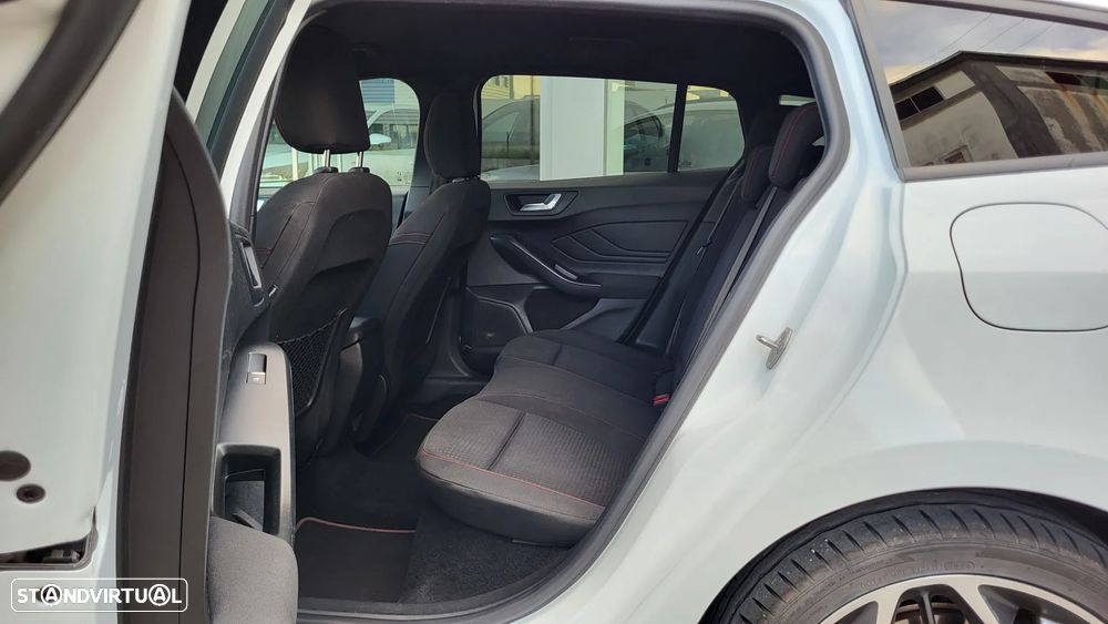 Ford Focus SW 1.0 EcoBoost MHEV ST-Line X - 13