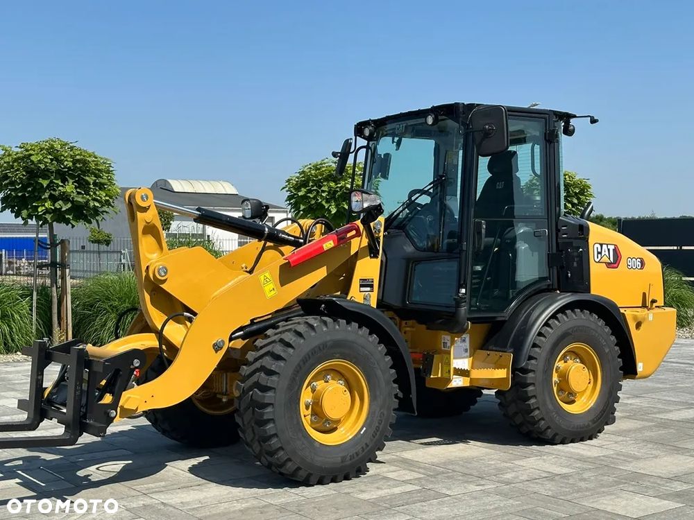 Caterpillar 906 - 8