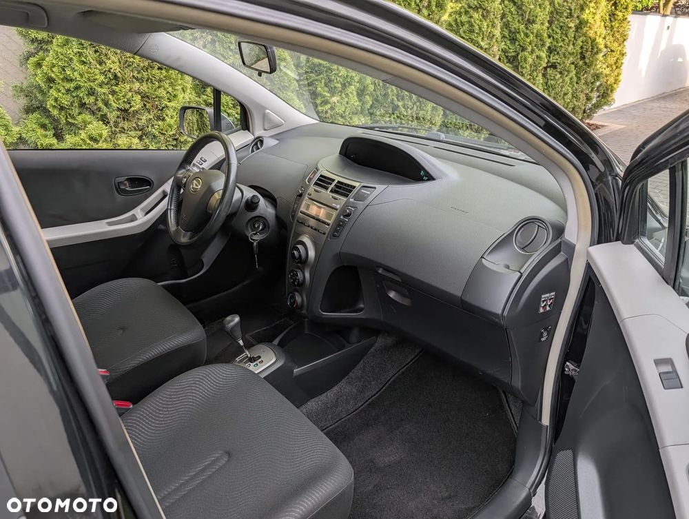 Toyota Yaris - 5
