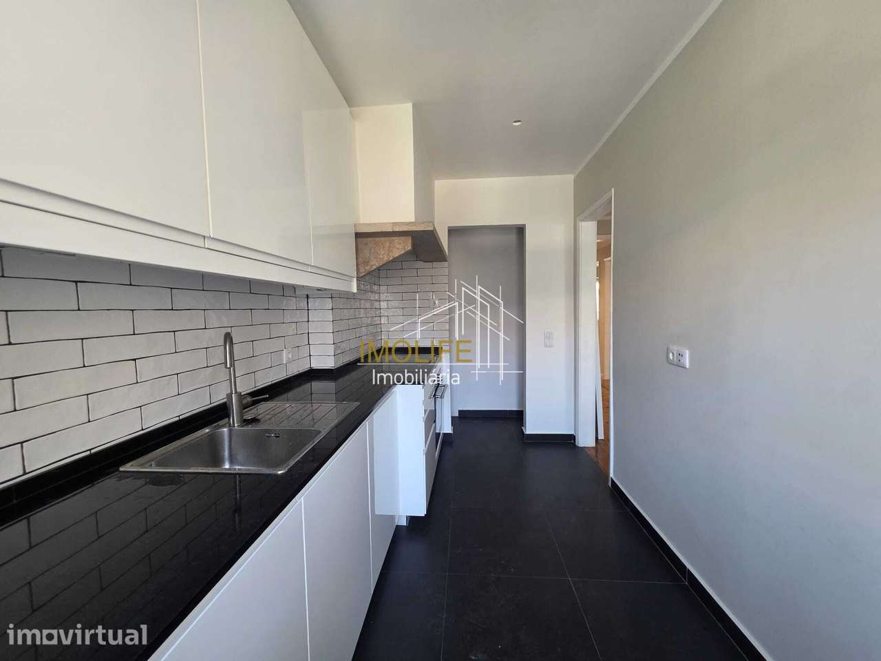 T2 Remodelado com Excelente Luminosidade em Campo de Ourique – Lisboa - Grande imagem: 2/25