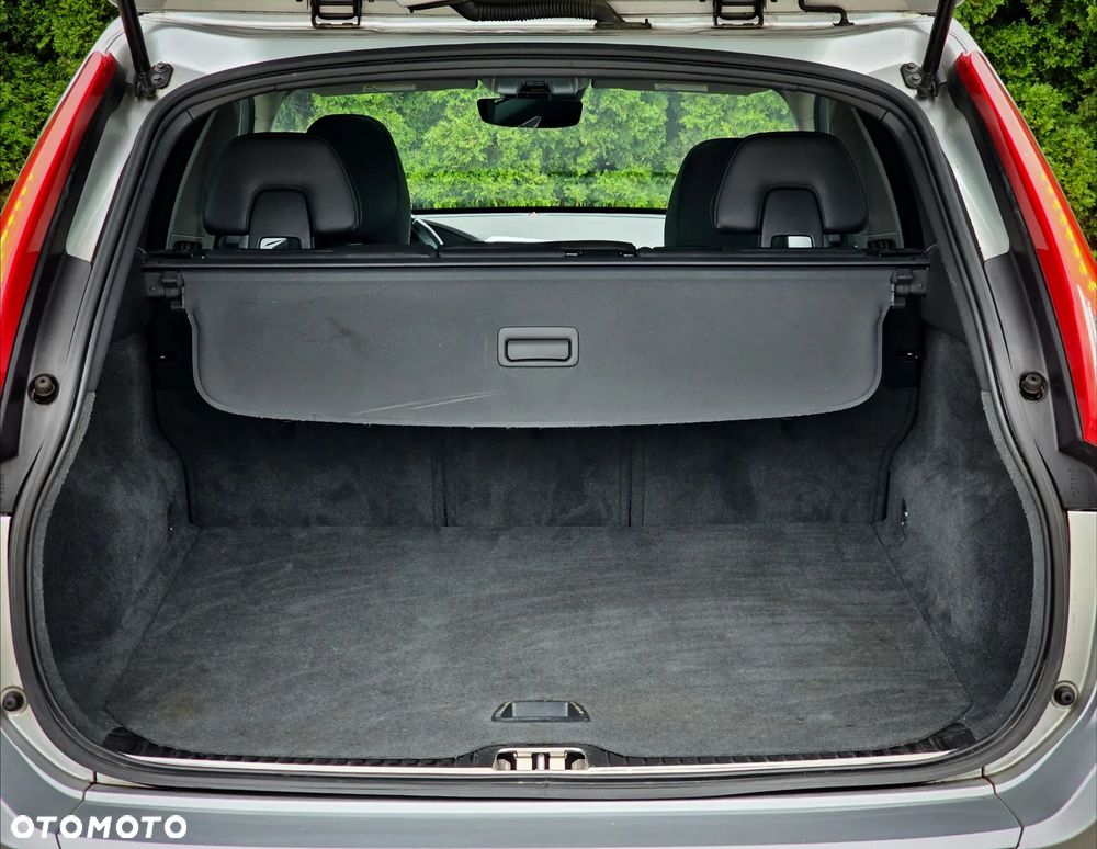 Volvo XC 60 T6 AWD Momentum - 33
