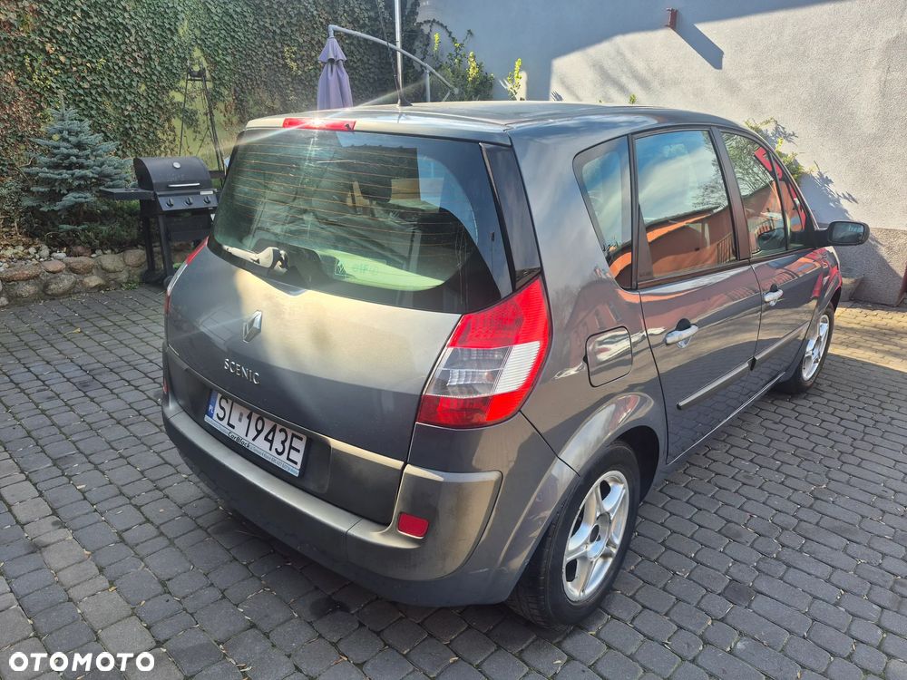 Renault Scenic 1.6 16V Confort Expression - 10
