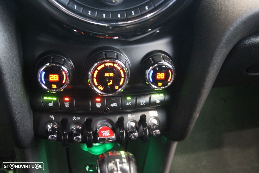 MINI 3 Portas Cooper D Auto - 13