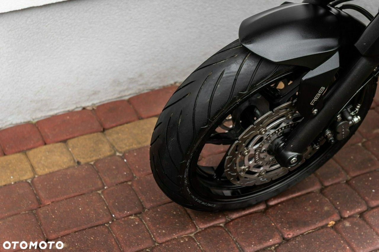 Kawasaki ER - 7
