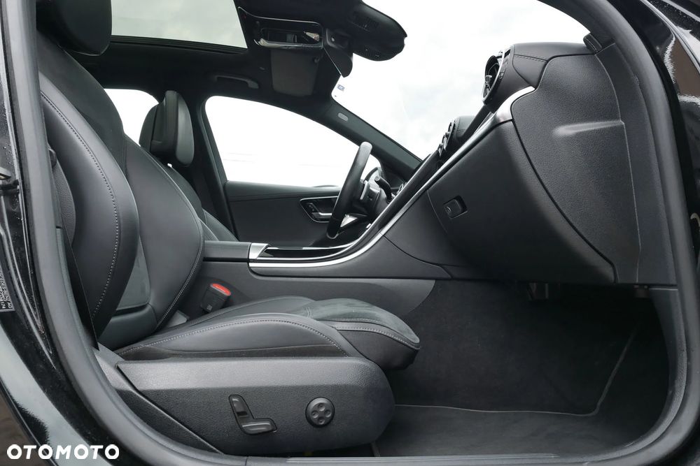 Mercedes-Benz Klasa C 300 e PHEV AMG - 19