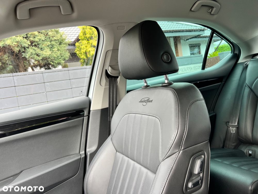 Skoda Superb 2.0 TDI SCR 4x4 L&K DSG - 16