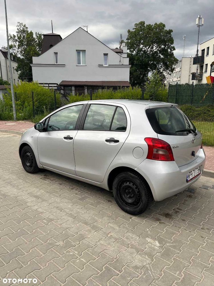 Toyota Yaris 2007 photo 3