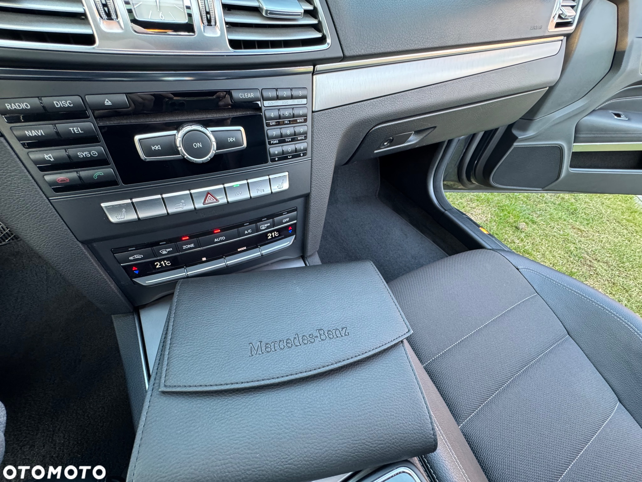 Mercedes-Benz Klasa E 200 Coupe 7G-TRONIC - 35