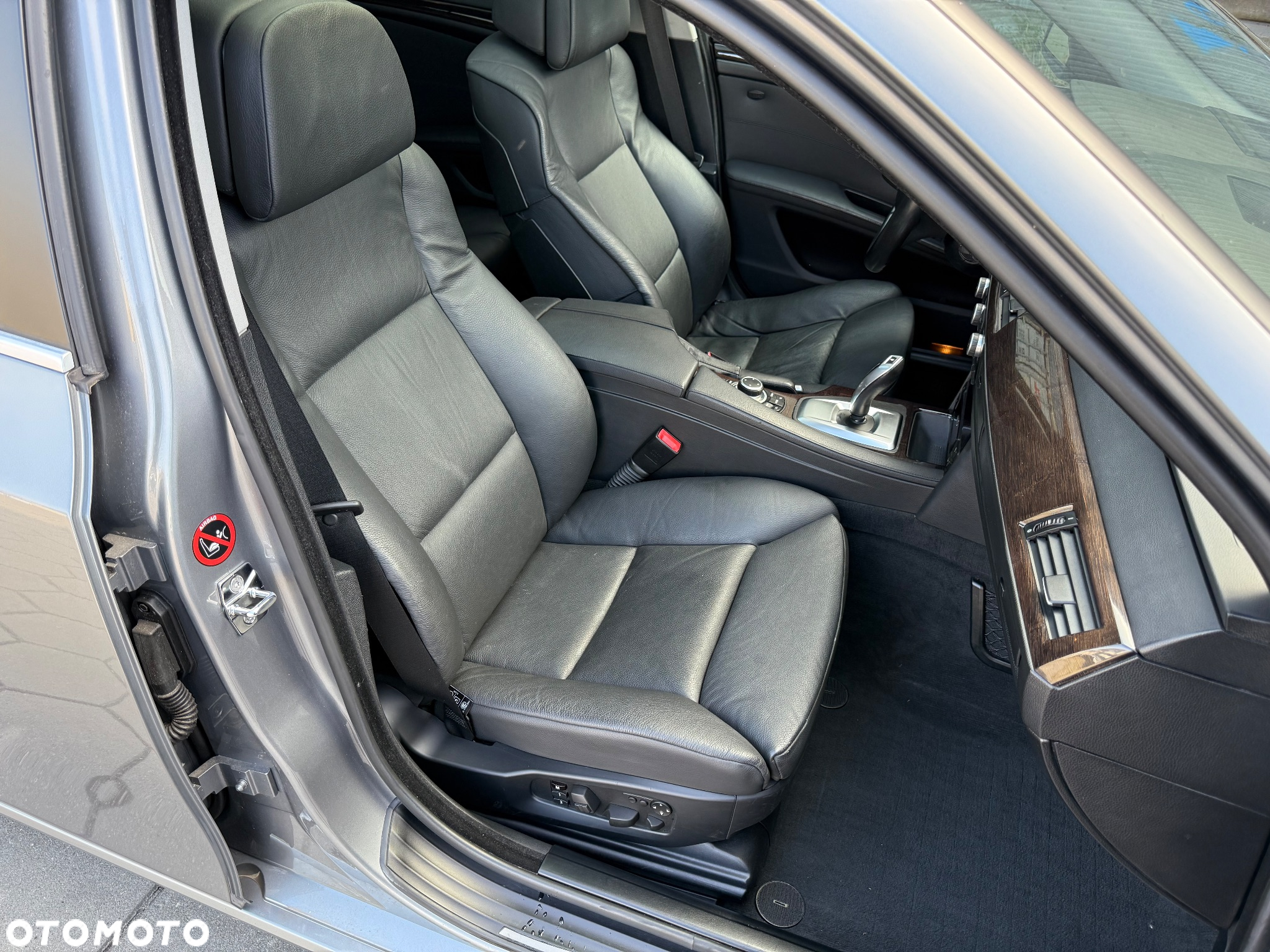 BMW Seria 5 530d xDrive Touring - 32