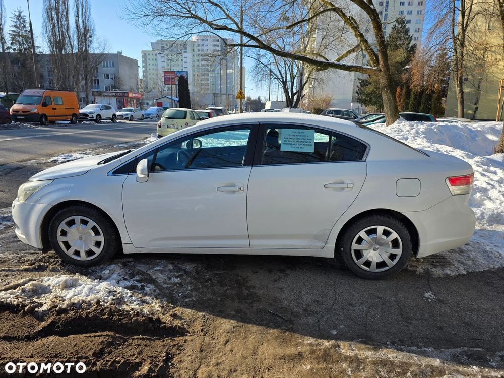 Toyota Avensis 1.8 Luna - 8