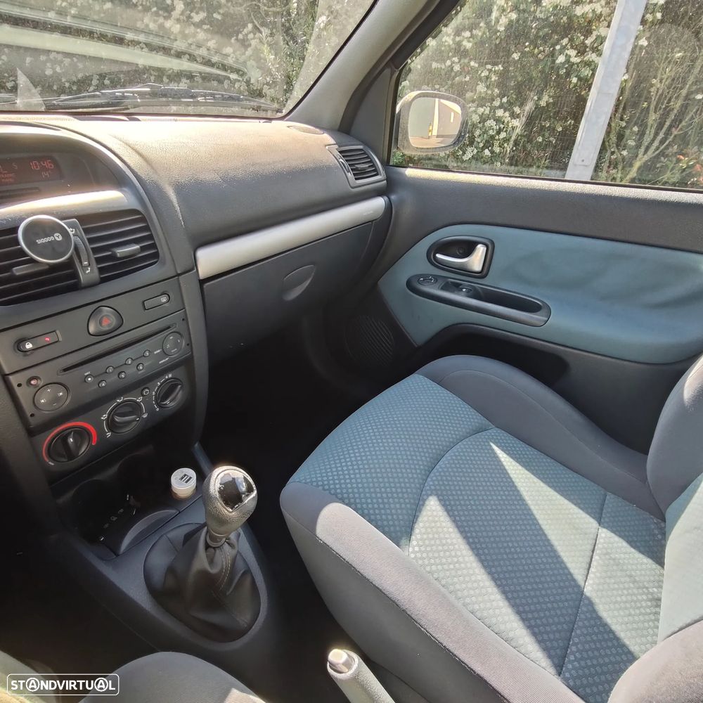 Renault Clio 1.2 16V SE Extreme - 10