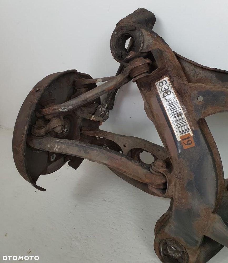ZAWIESZENIE WÓZEK SANKI BELKA OŚ TYŁ MERCEDES W124 - 7