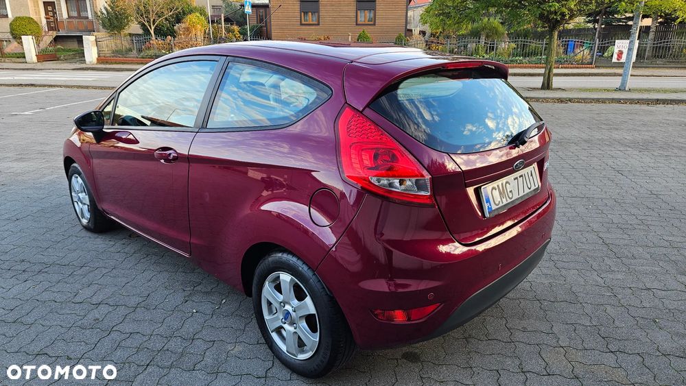 Ford Fiesta 1.25 Ambiente EU5 - 10