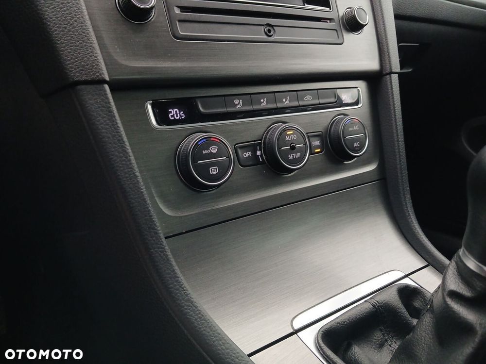 Volkswagen Golf - 15