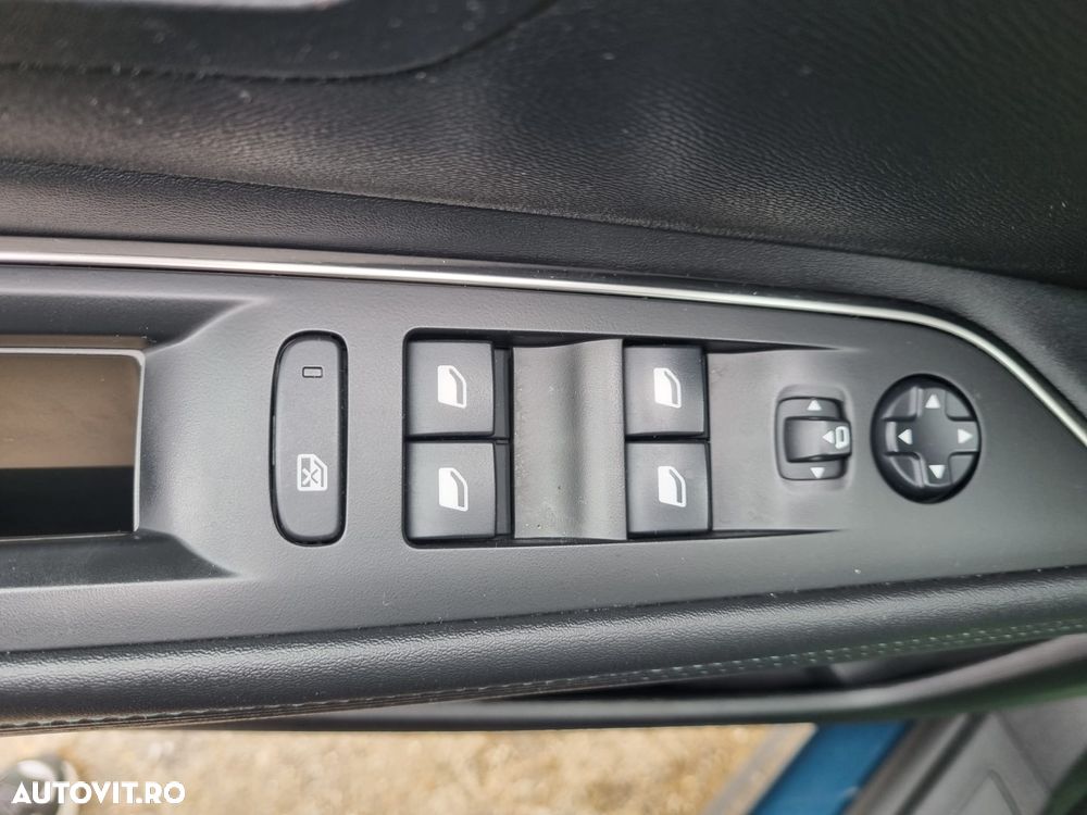 Peugeot 3008 1.5 BlueHDI 130 EAT8 Allure Pack - 25