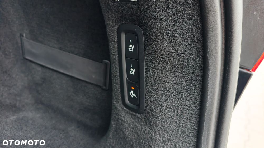 Volvo V90 D4 Geartronic Momentum Pro - 38
