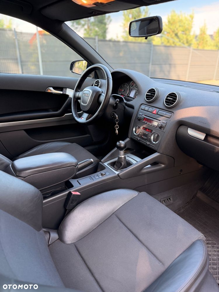 Audi A3 Sportback 2.0 TDI S line Sportpaket plus - 13