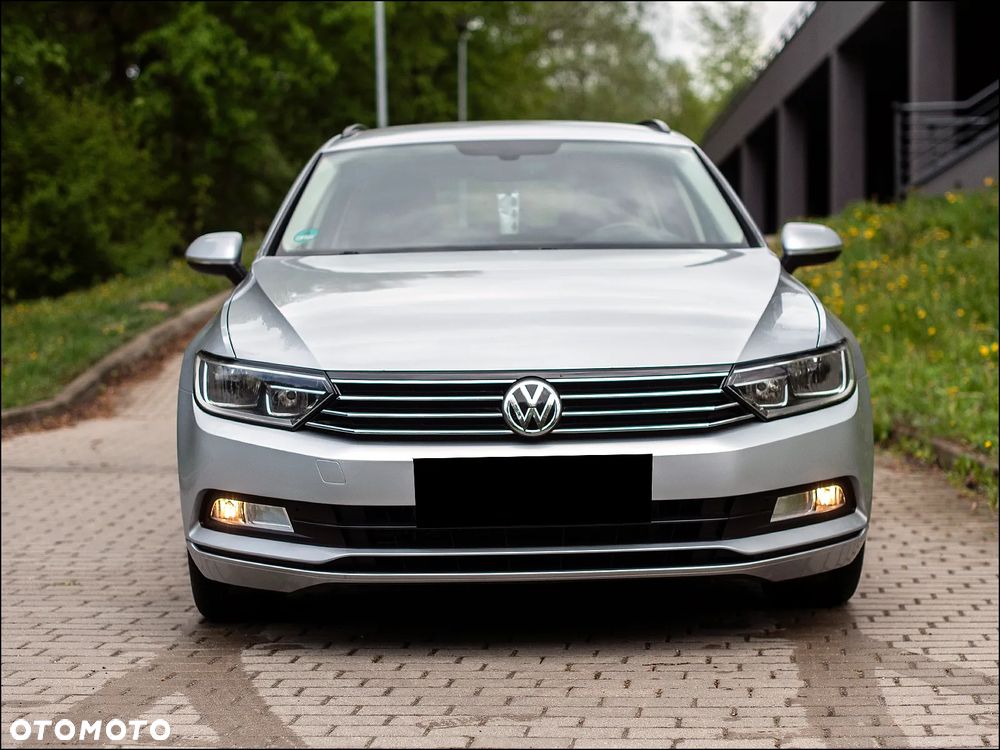 Volkswagen Passat - 2