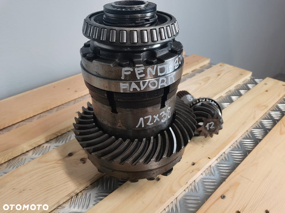 Fendt 824 Turboshift {Dyferencjał 12X38} - 3