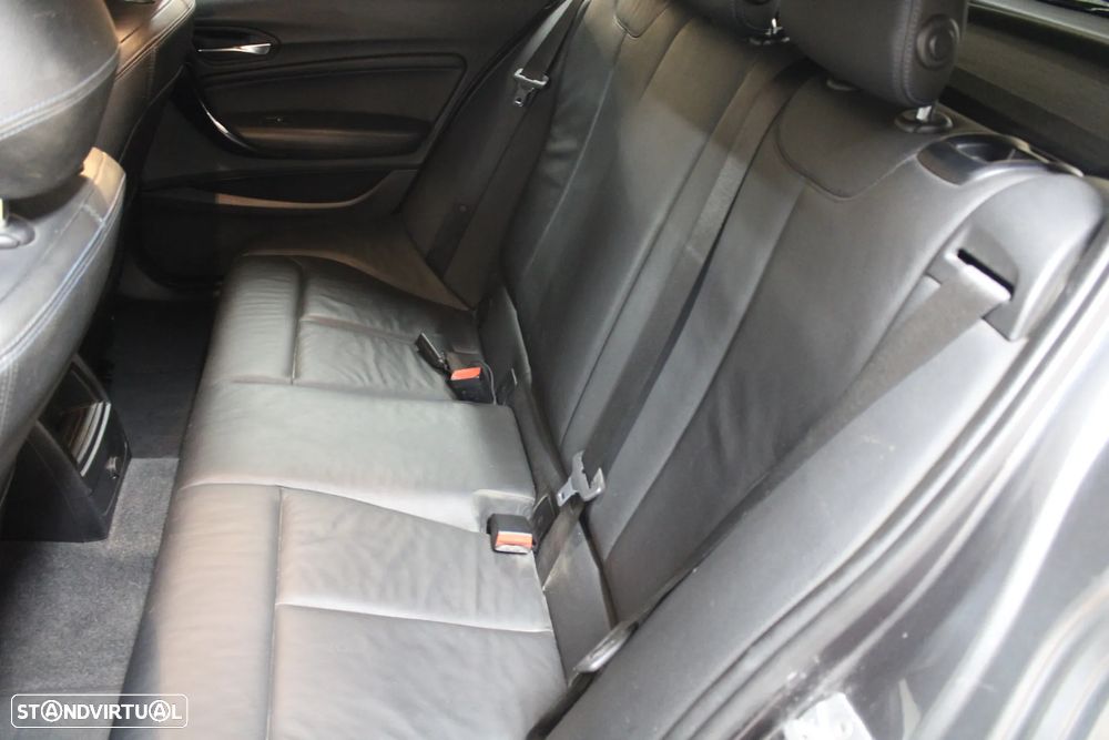 BMW 116 d Pack M - 19