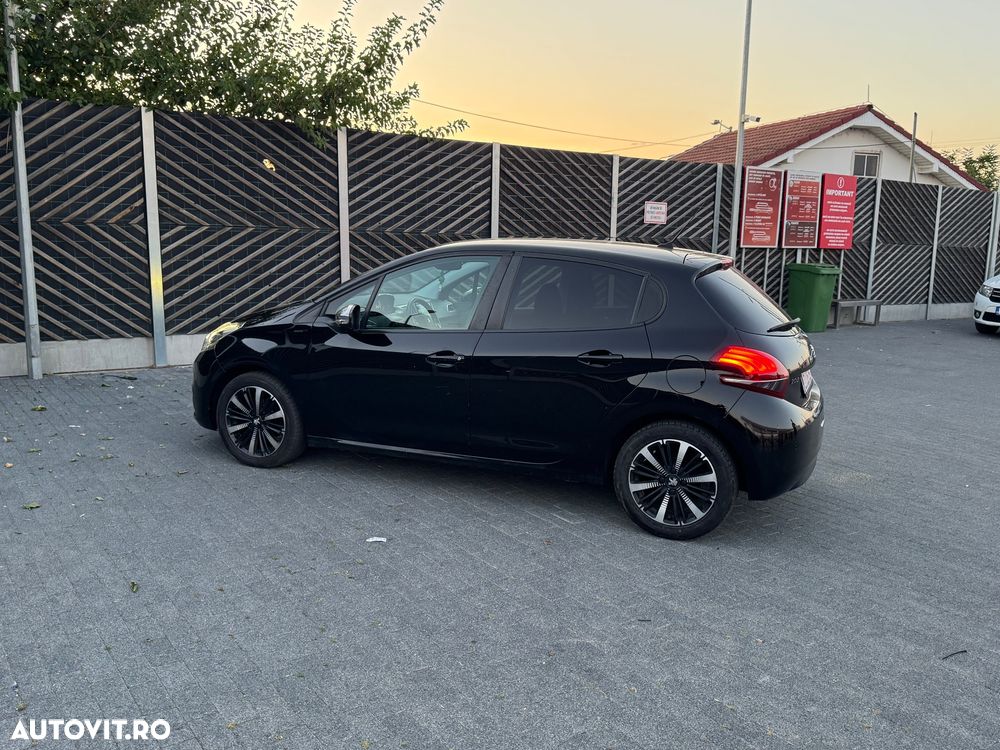 Peugeot 208 PureTech 75 Allure Pack - 8