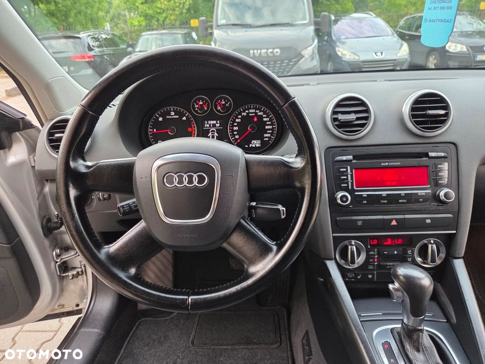 Audi A3 3-drzwiowe 2.0 TDI DPF Ambiente S tronic - 29
