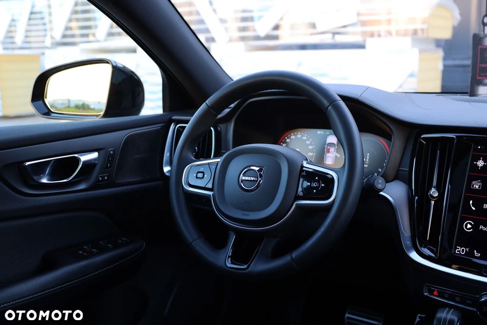 Volvo V60 T8 AWD Twin Engine Geartronic R-Design - 30