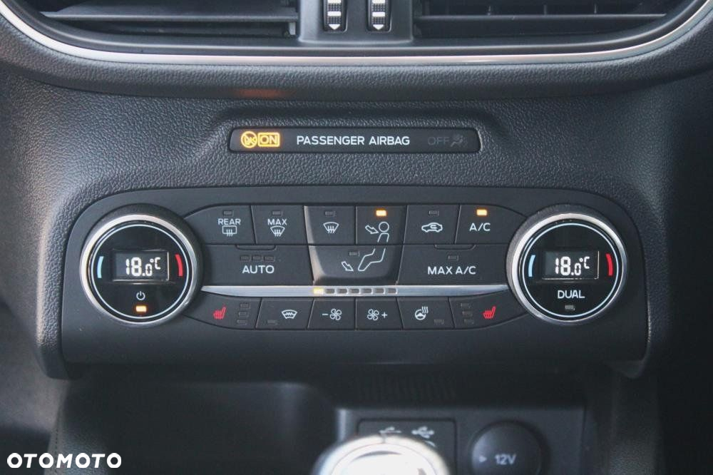 Ford Kuga - 17