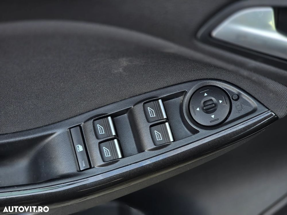 Ford Focus 1.0 EcoBoost Start Stop Titanium - 9