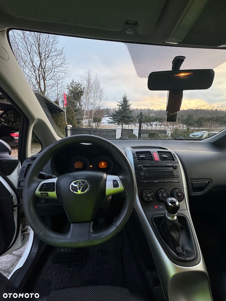 Toyota Auris 1.4 D-4D 2010 - 10