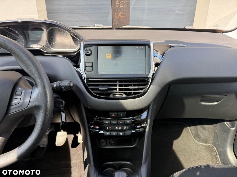 Peugeot 208 1.2 VTi Allure - 19