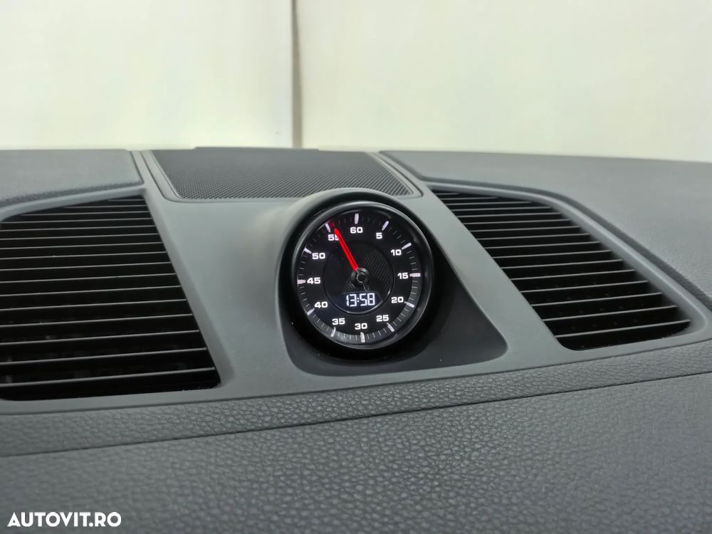 Porsche Cayenne - 33