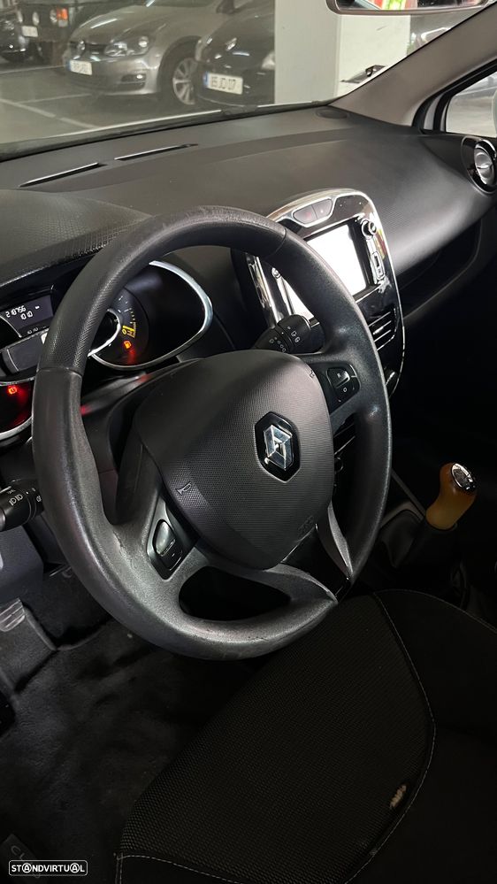 Renault Clio Sport Tourer (Energy) dCi 90 Bose Edition - 11