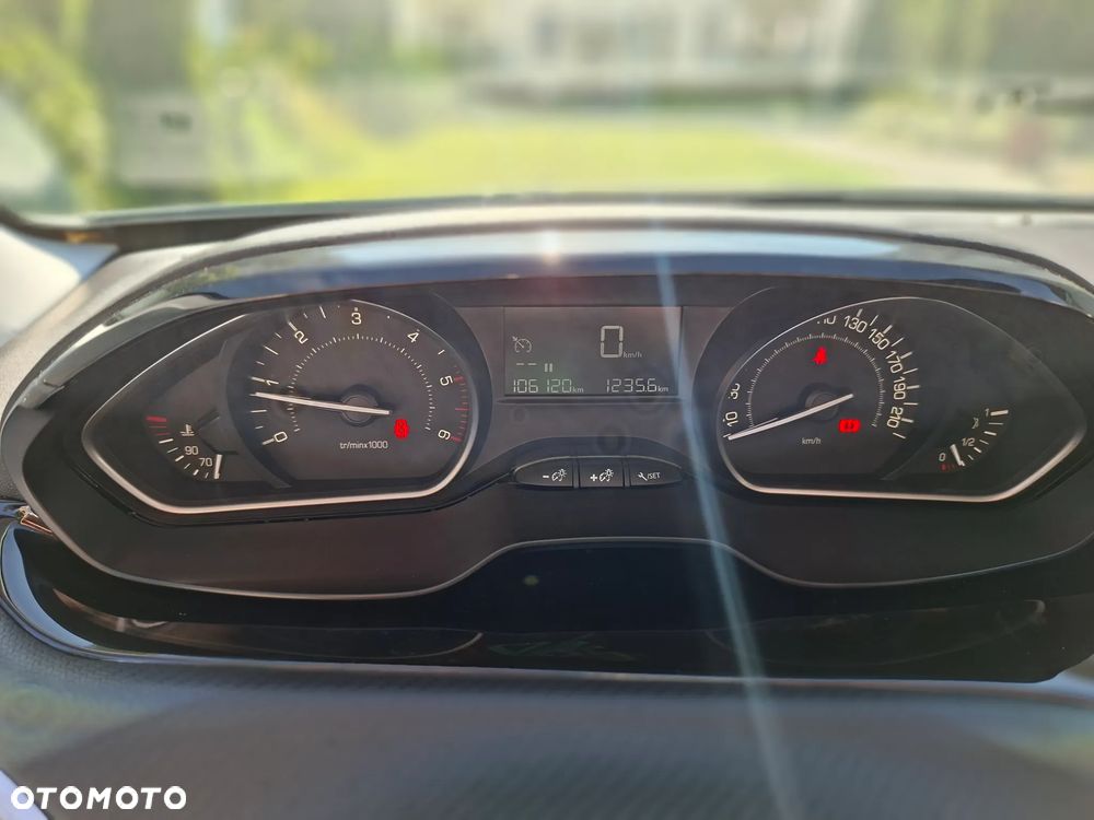 Peugeot 2008 BlueHDi 100 Active - 20